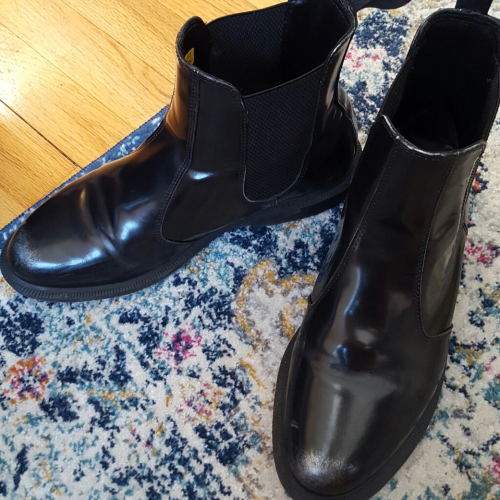 Dr. Martens Flora Chelsea boot